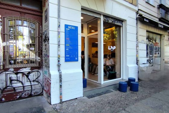A Totally Computerized Cafe Revolution?