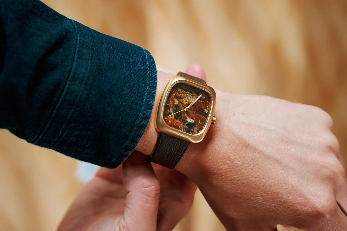 The New Brew Watch Is Impressed By Milk Pouring Into Espresso